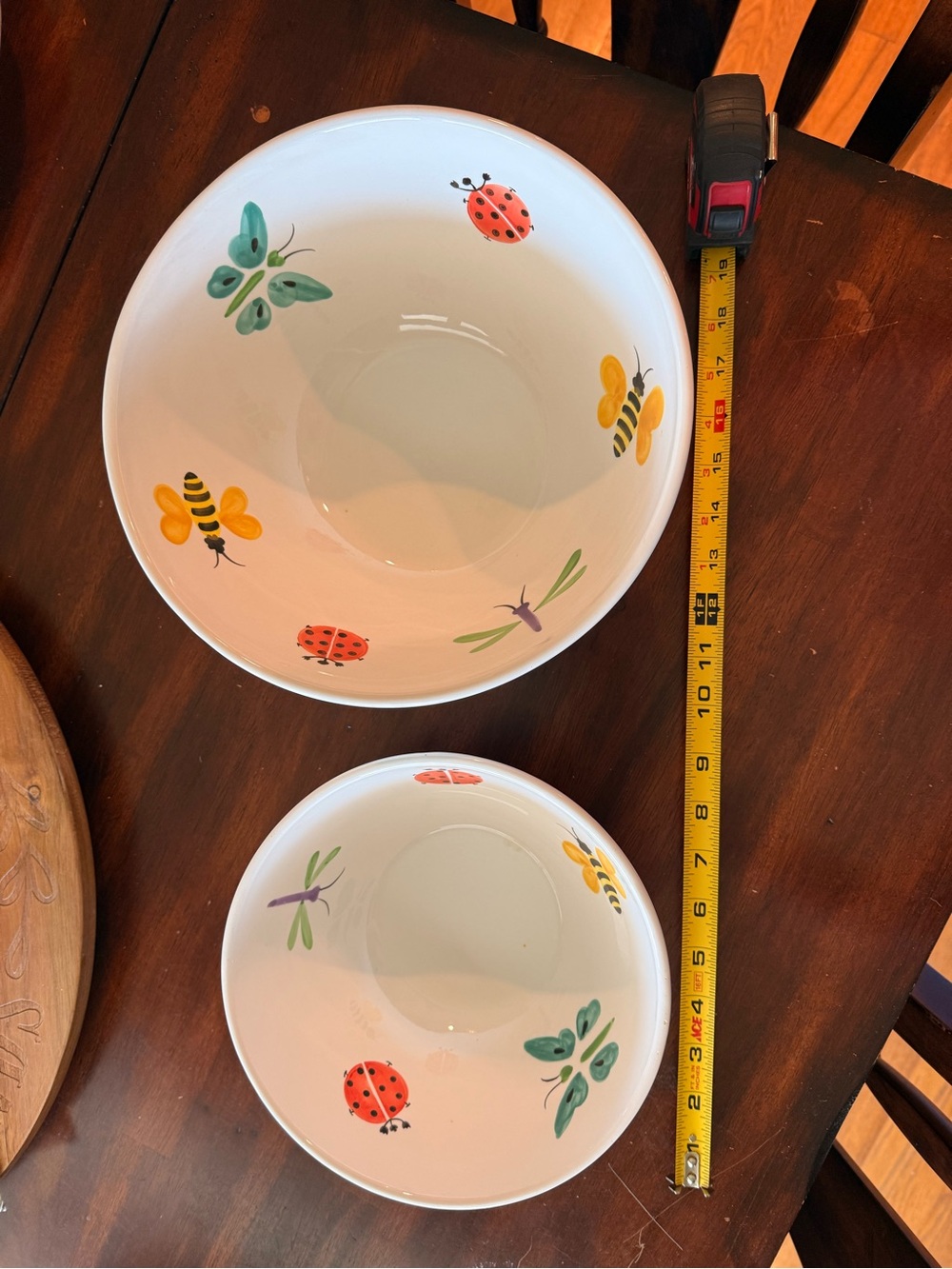 Decorative White Ceramic Salad Bowls with Bee & Ladybug Motif - Set of 2
